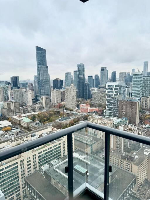 Cozy Condo Near Eatoncentre Mall Toronto Eksteriør bilde