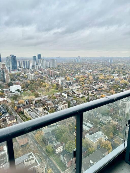 Cozy Condo Near Eatoncentre Mall Toronto Eksteriør bilde